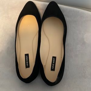 Nine West women’s point black suede texture flats, size 8, worn once